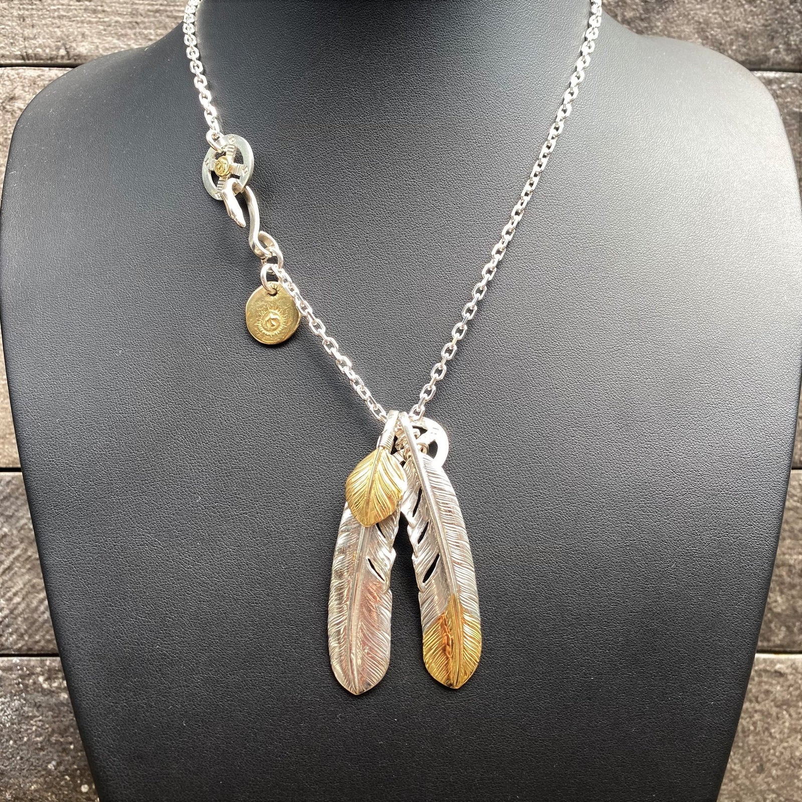 Goros Gold Tip Feather (Right) (Xl) & Gold Top Feather (Left) (Xl) Setup