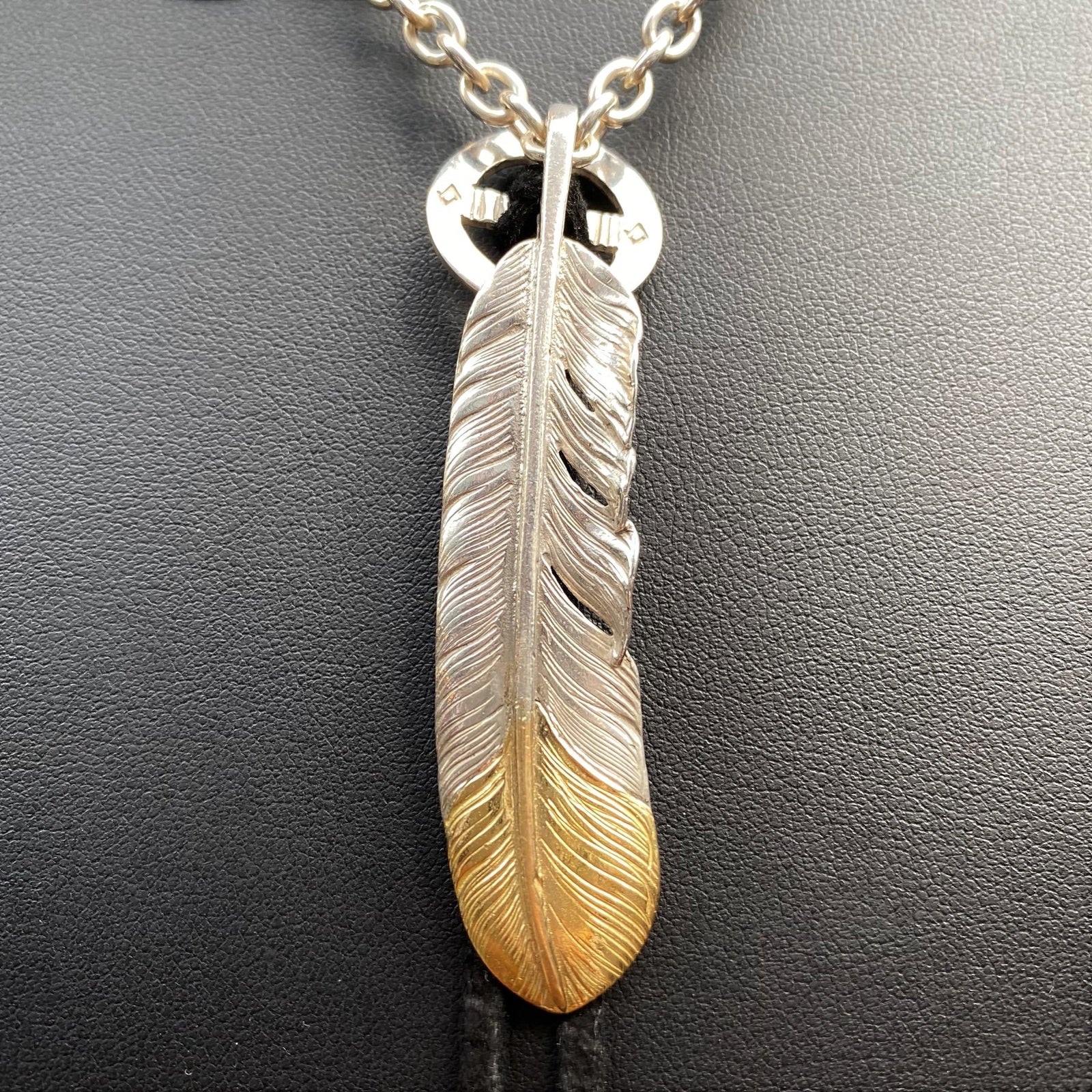 Goros Gold Tip Feather (Left) (Xl) with Leather Cord Setup