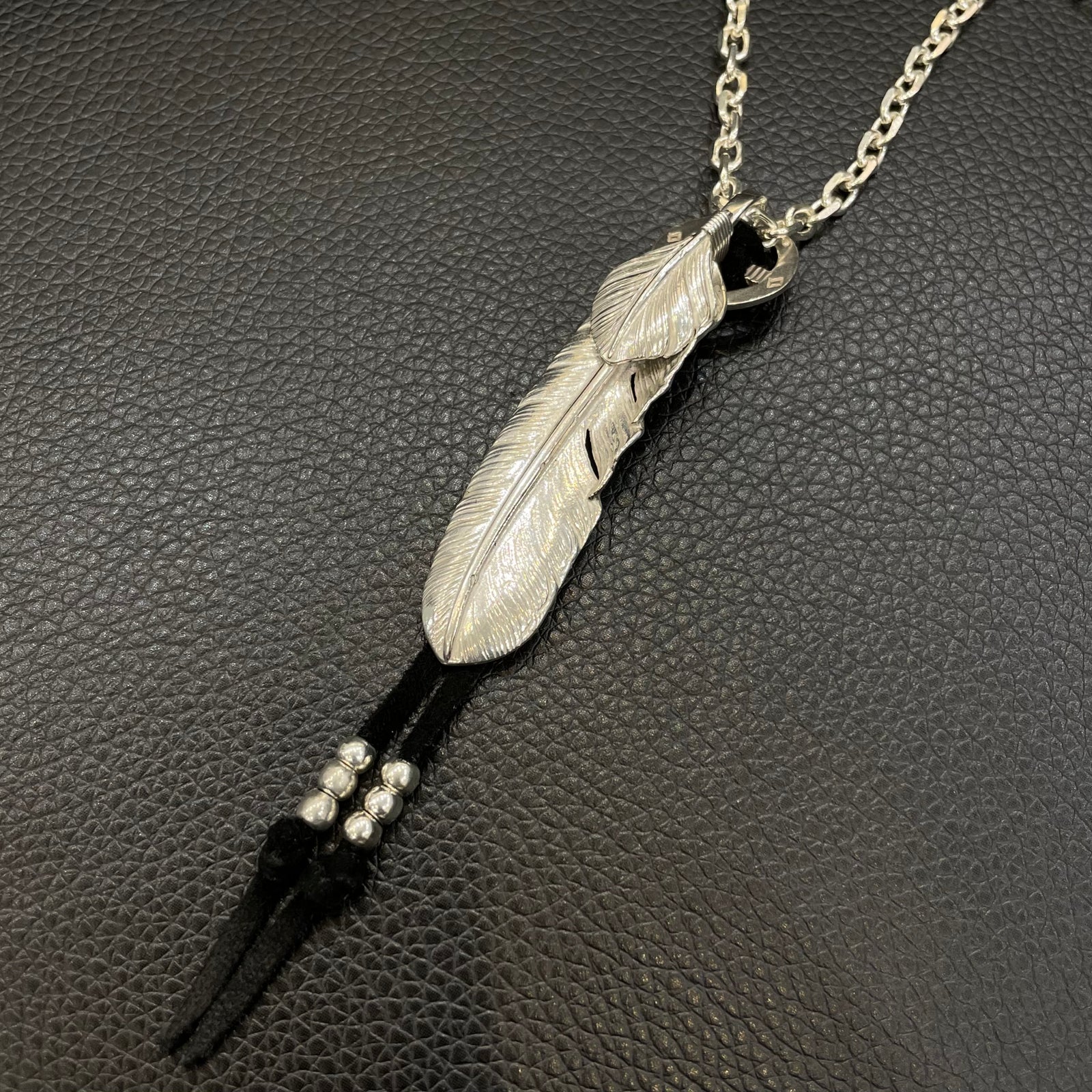 Goros Silver Top Feather (Left) (Xl) with Leather Cord Setup