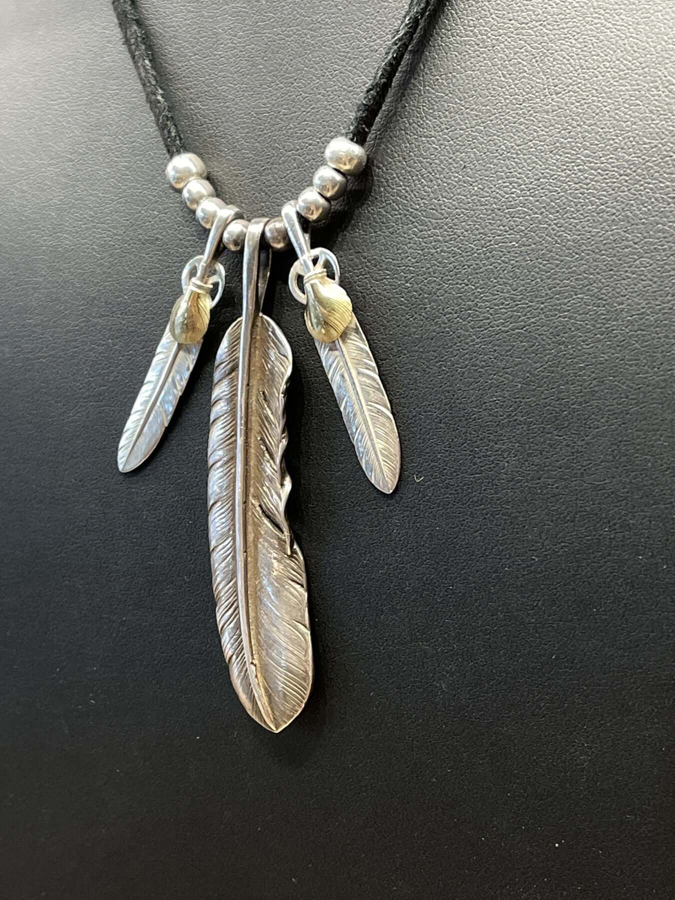 Goros Plain Feather With Silver Beads Setup