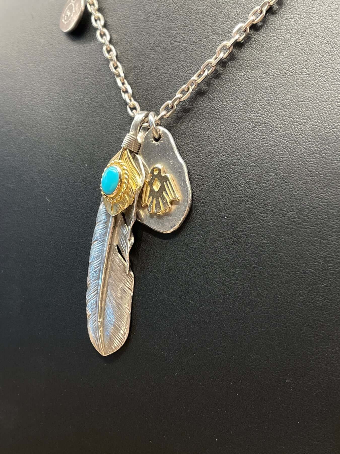 Goros Gold Top Turquoise Feather With Metal Pendant Setup