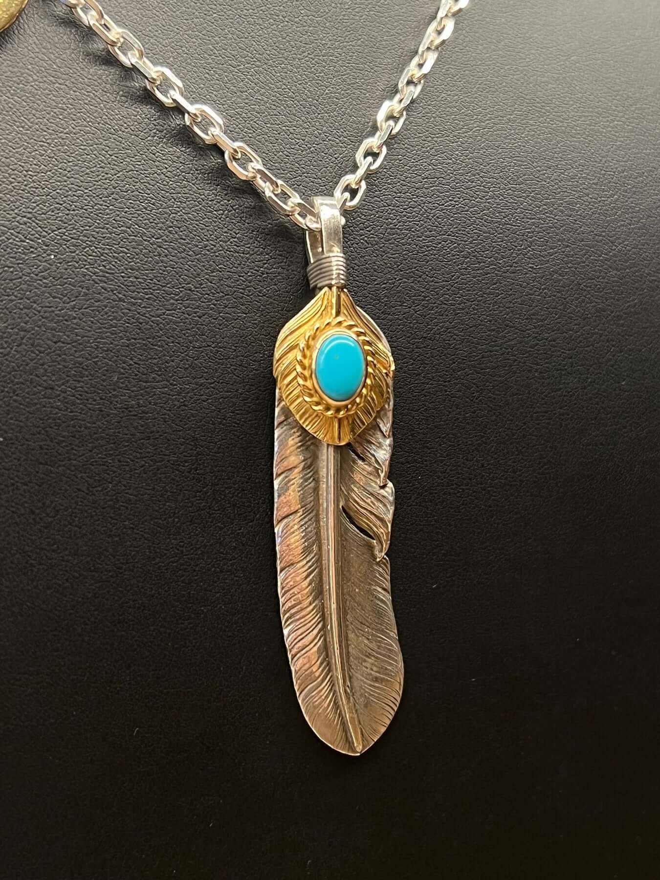 Goros Gold Top Gold Rope Turquoise Feather Setup