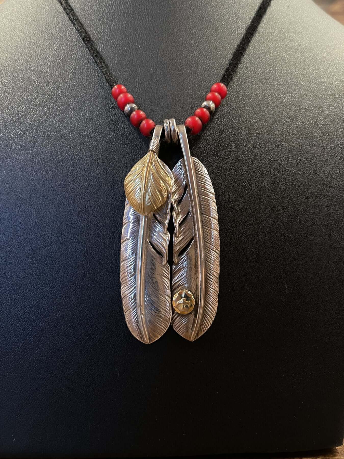 Goros Double Feathers Setup With Leather Cord
