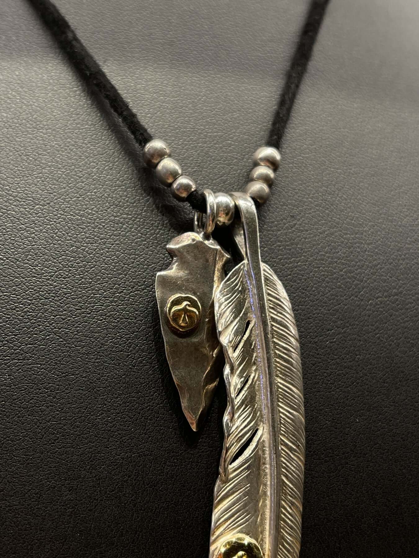 Goros Feather With Metal And Arrowhead Setup