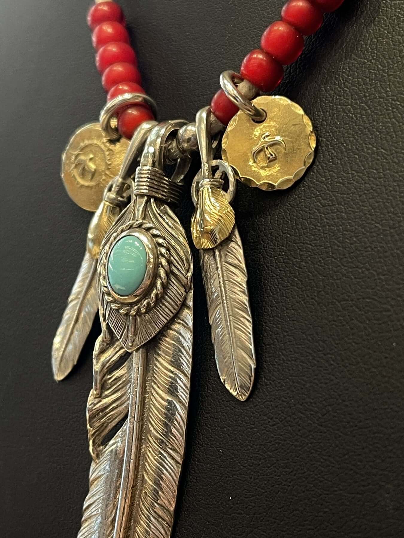 Goros Gold Top Gold Rope Turquoise Feather (Right) (XL) & Antique Red Beads Setup - 50 cm