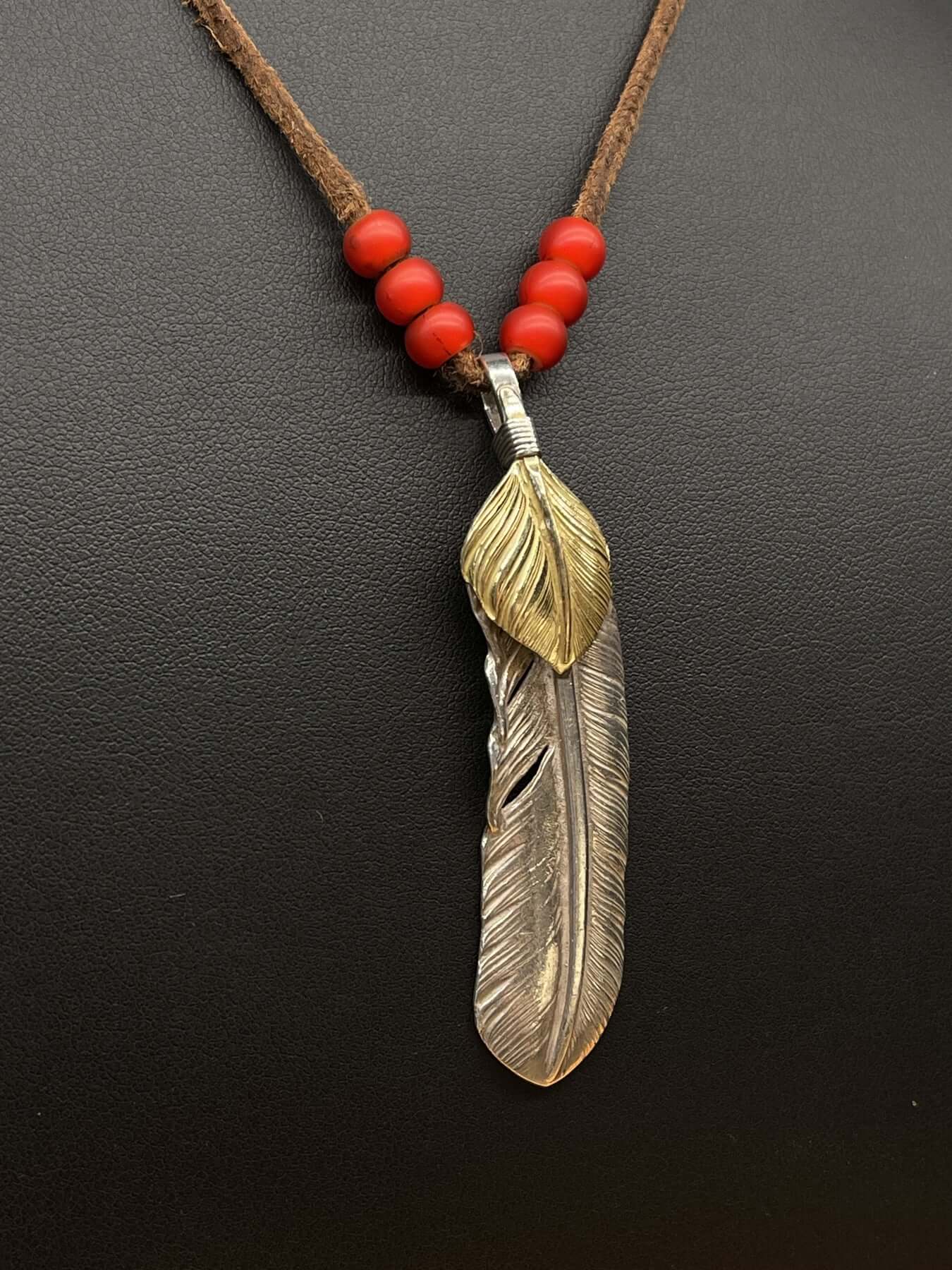 Goros Gold Top Feather with Red Beads Setup
