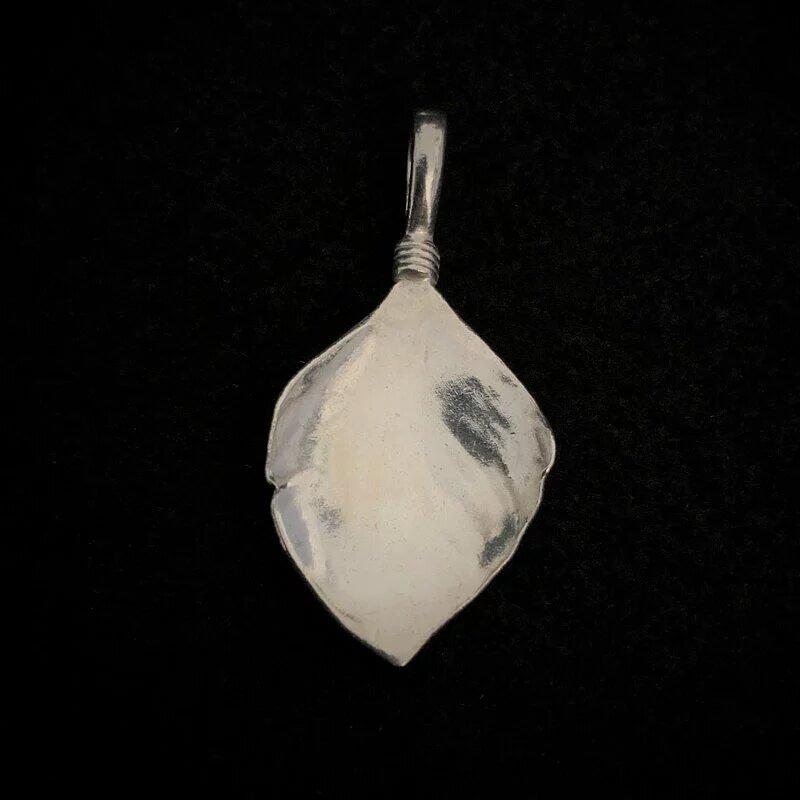 Silver Heart Pendant-Facing right  | Goro&#39;s Native Feather Authorized Dealer