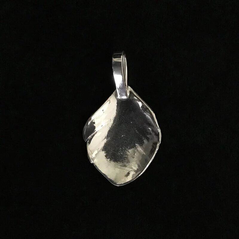 Silver Heart Pendant-Facing left  | Goro&#39;s Feather Authorized Dealer