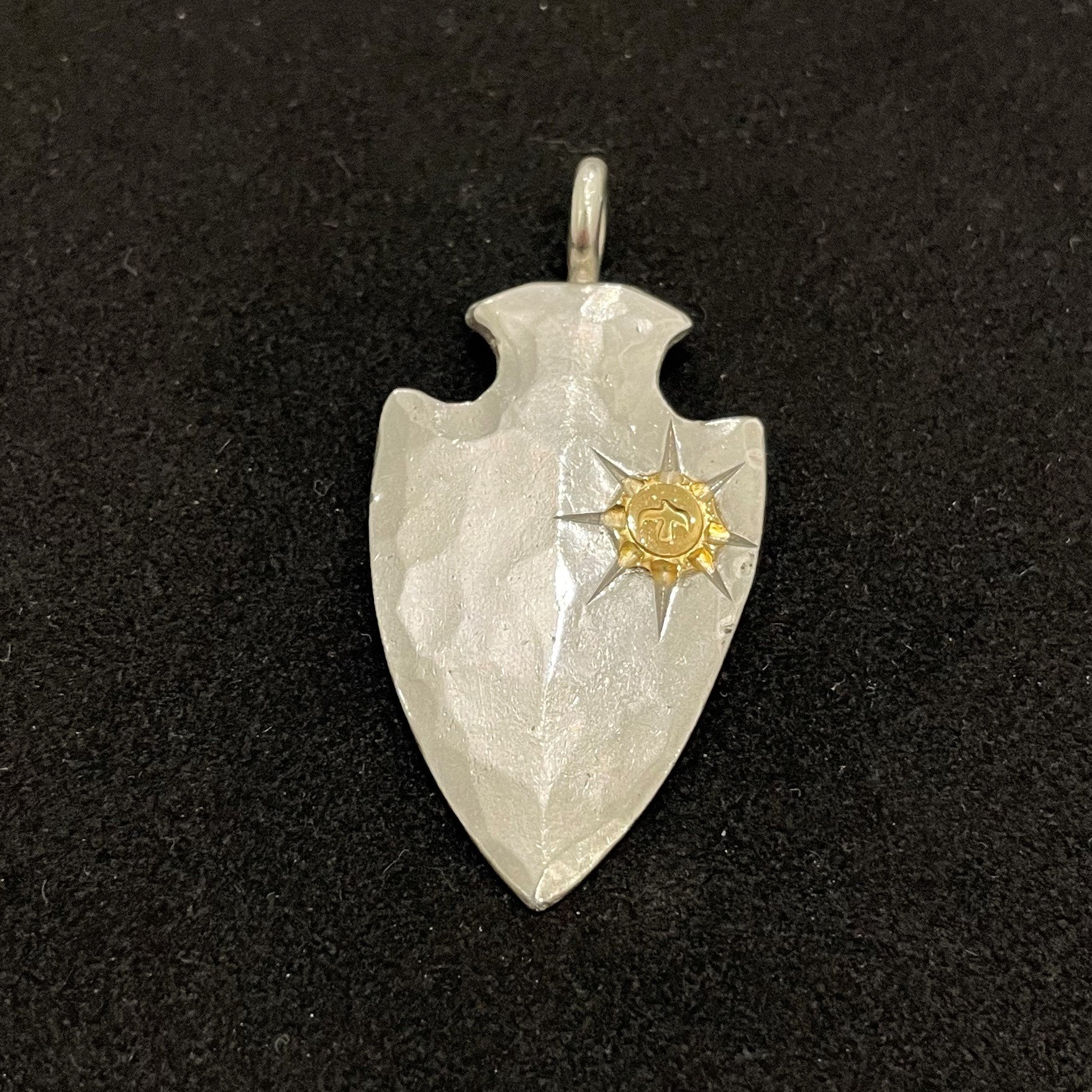 Arrowhead with K18 Gold-Metal on Side - Large | Goros Authorized Dealer