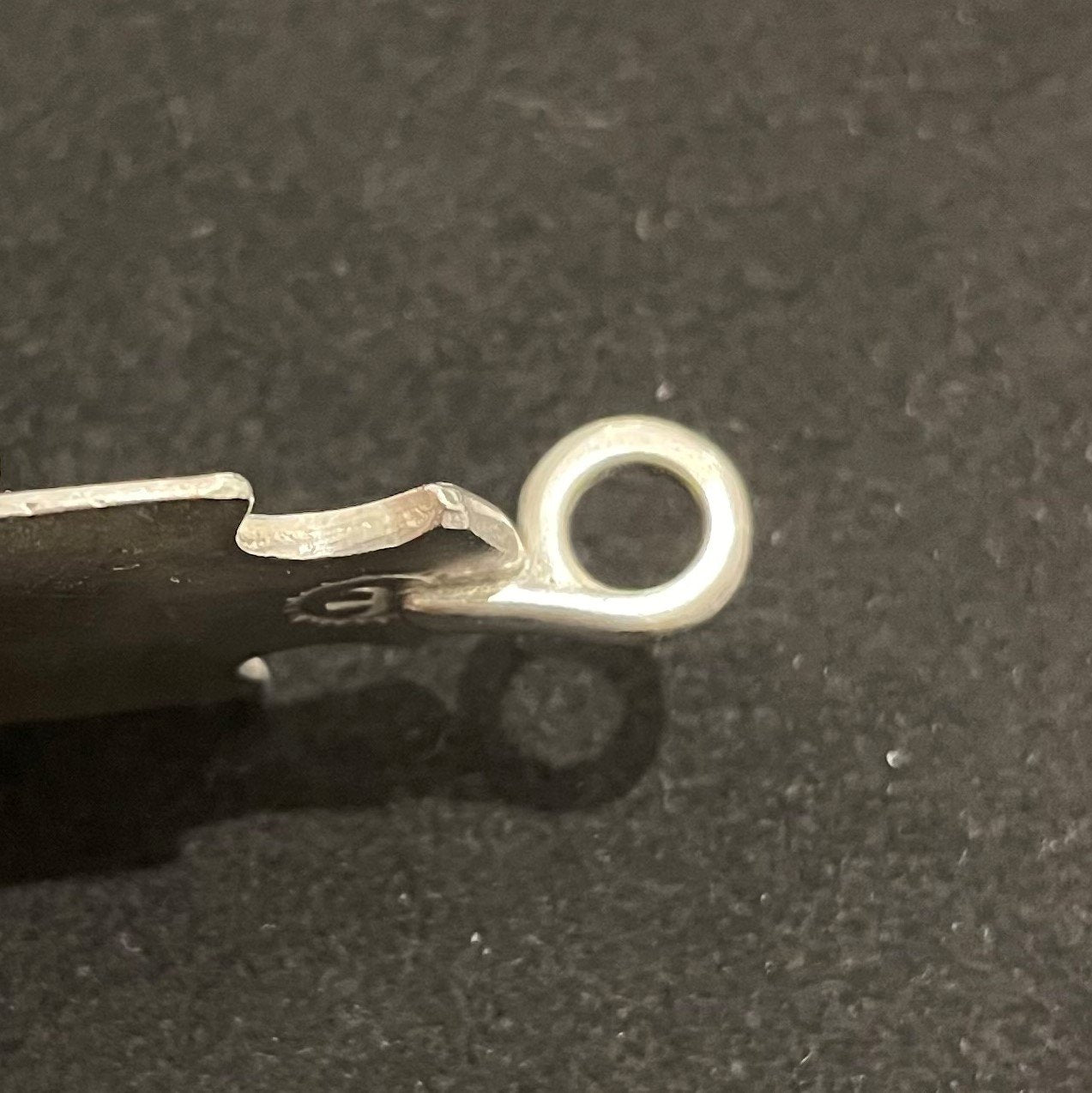 Arrowhead with K18 Gold-Metal on Side - Large | Goro&#39;s Feather Authorized Dealer