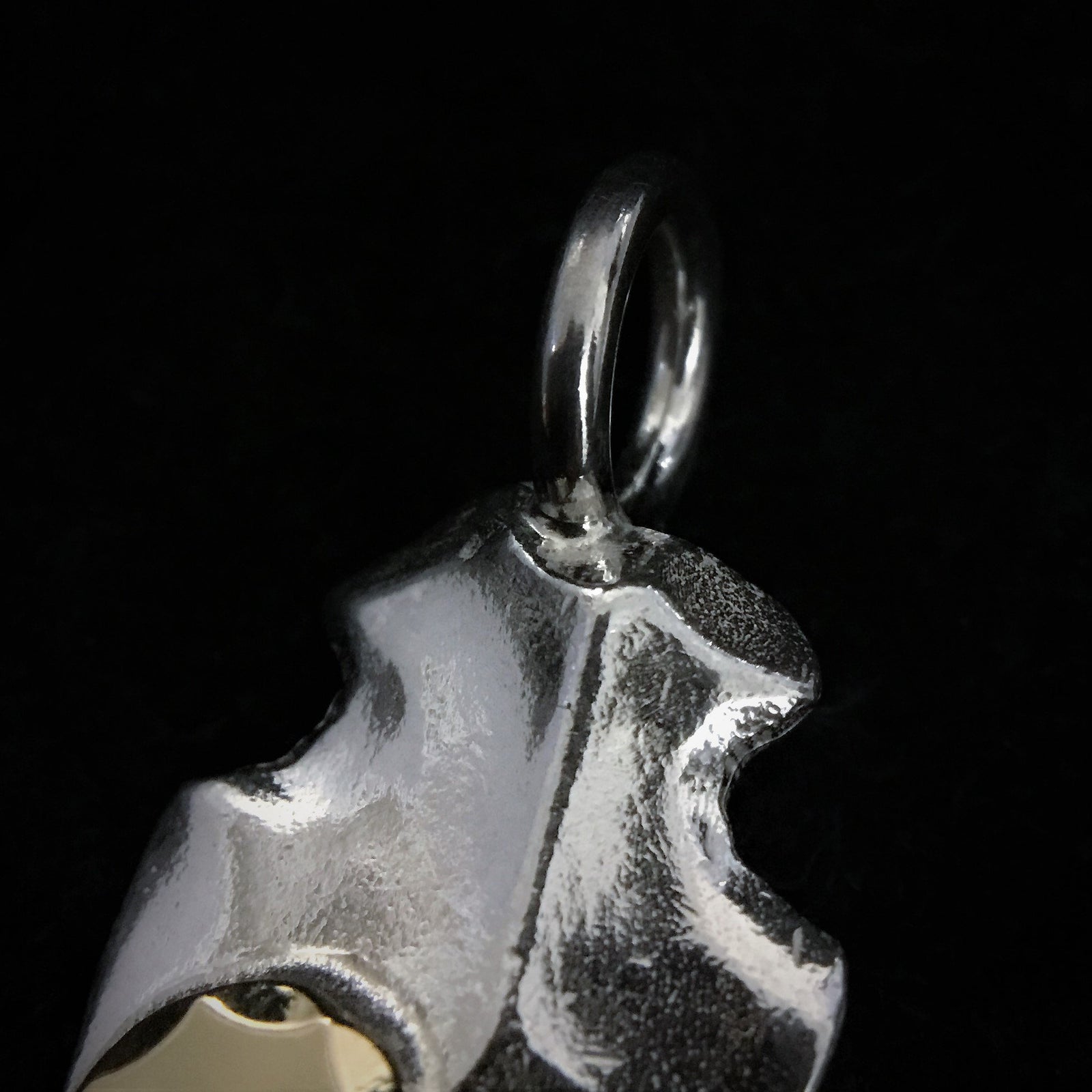 Arrowhead with K18 Gold Facing Right - Small |  Native Feather