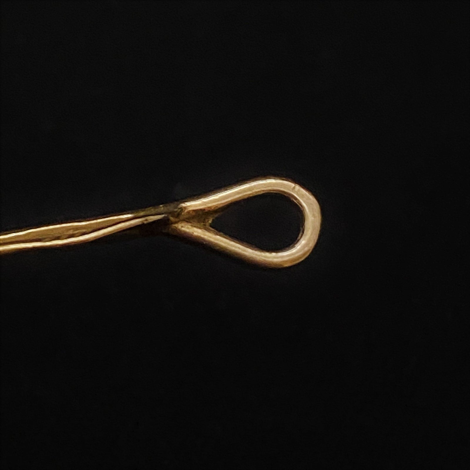 Gold Feather - Facing Right | Goro&#39;s Feather Authorized Dealer