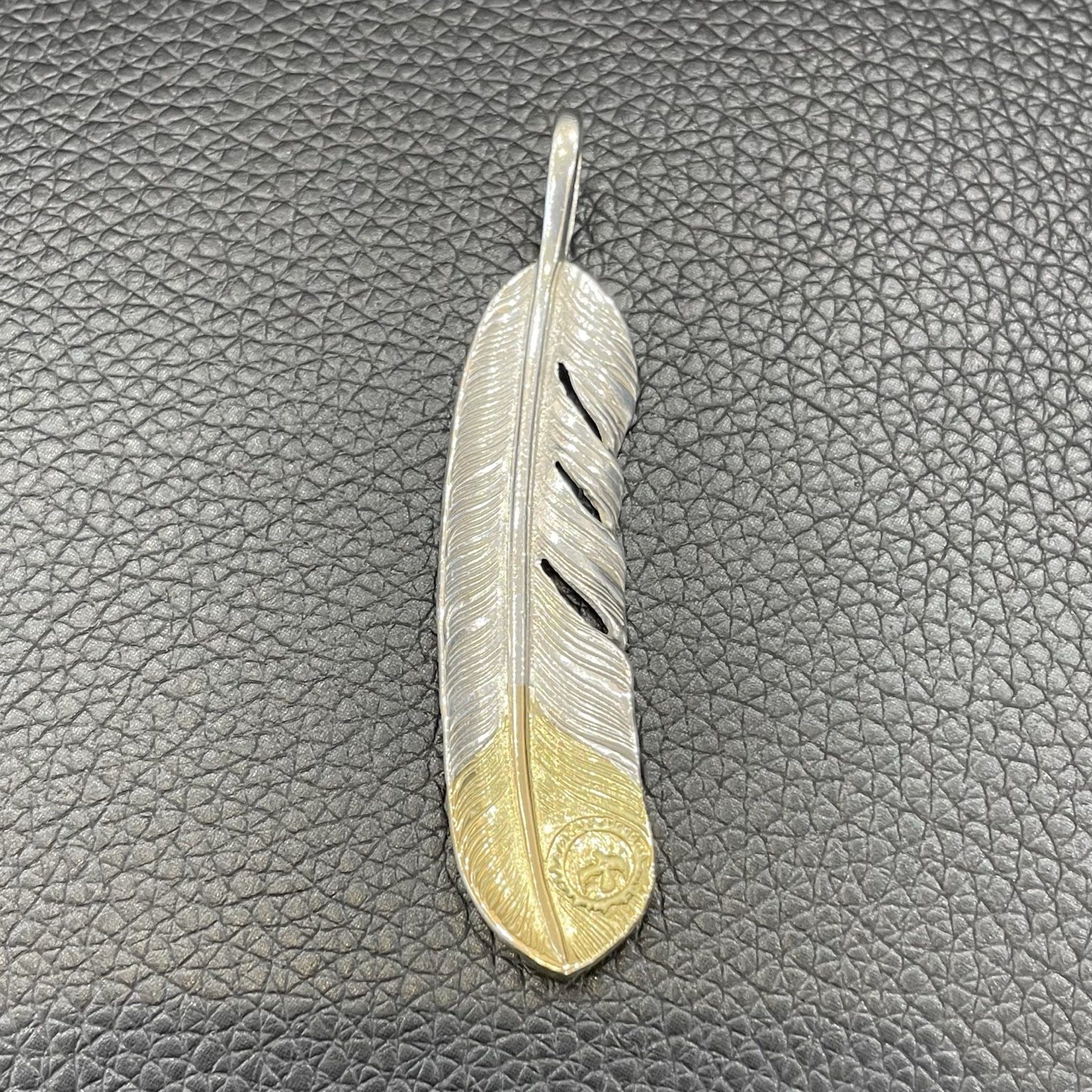 Gold Tip Feather - Facing Right | Goros Feather Authorized Dealer