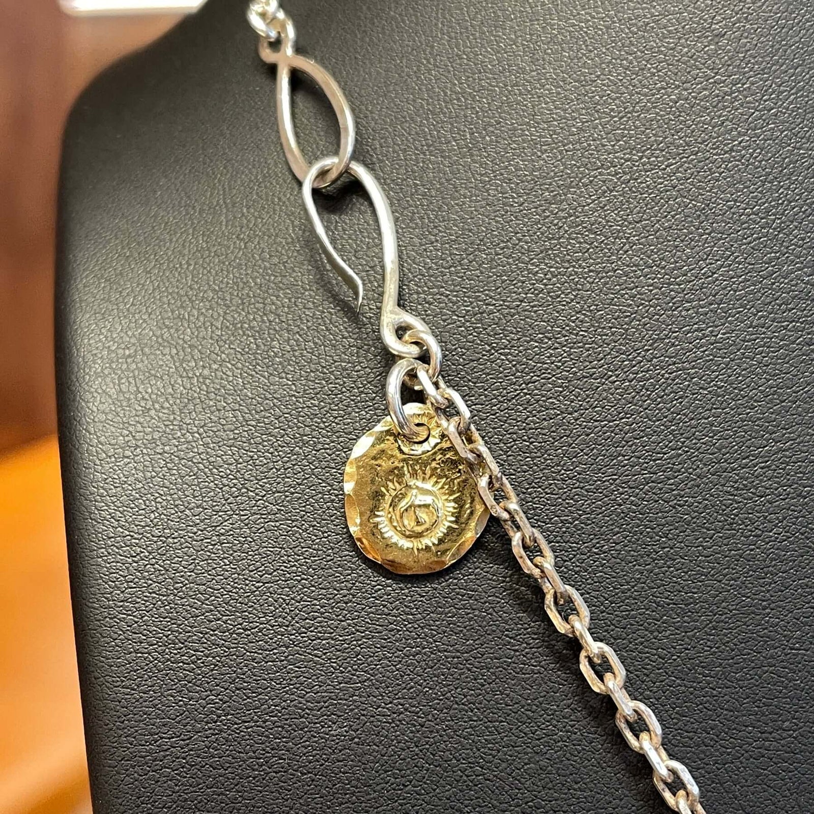 Goros Plain Feather With Sea Urchin Setup