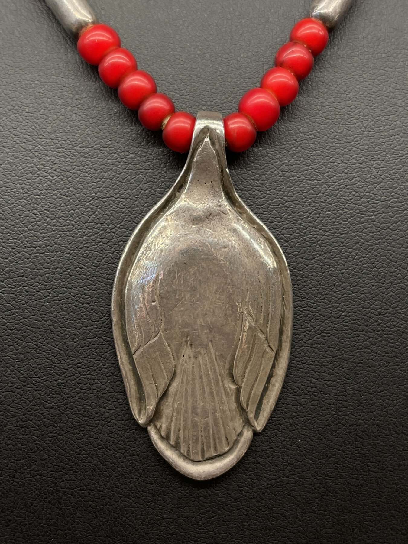 Goros Plain Spoon Antique Red Beads Setup