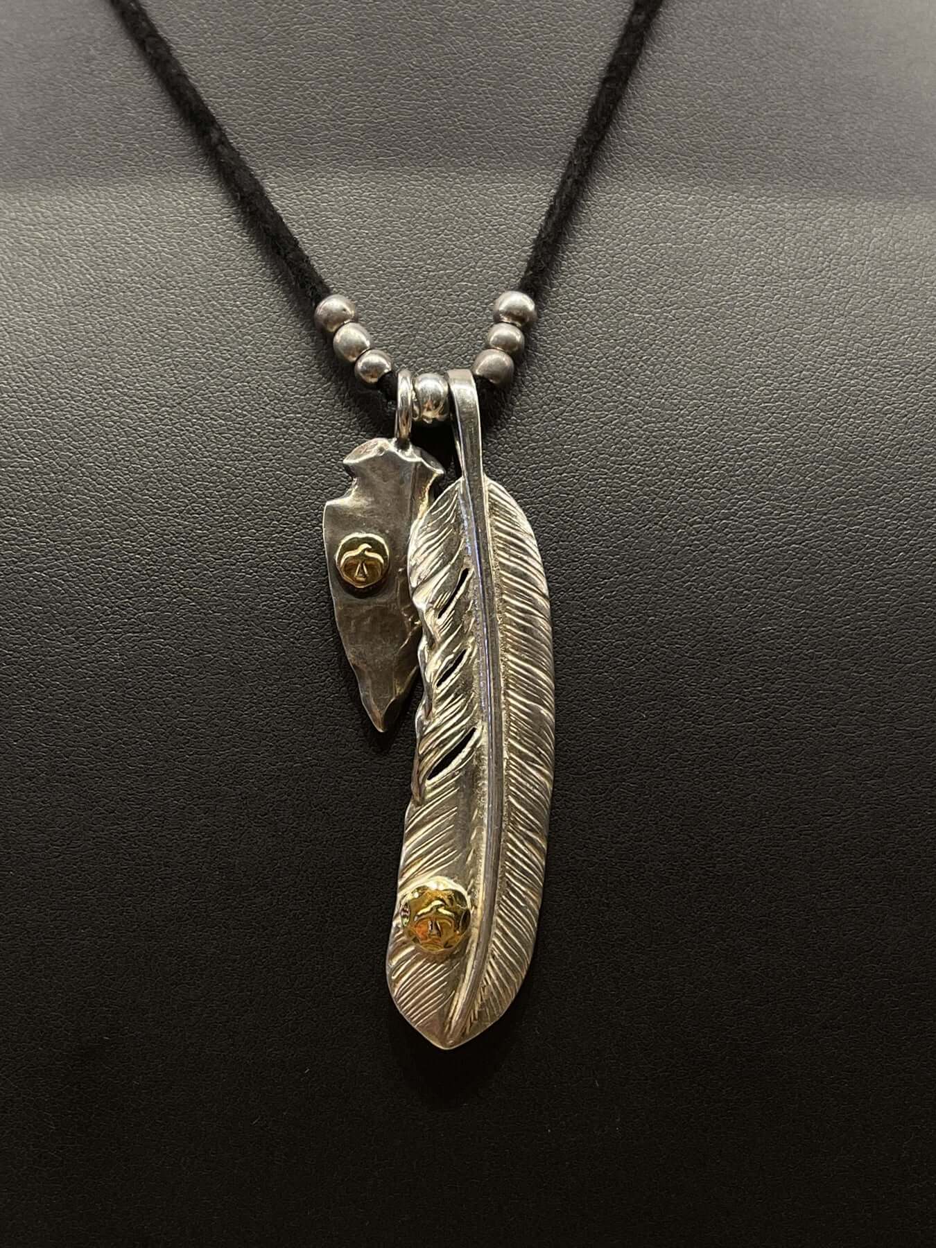 Goros Feather With Metal And Arrowhead Setup