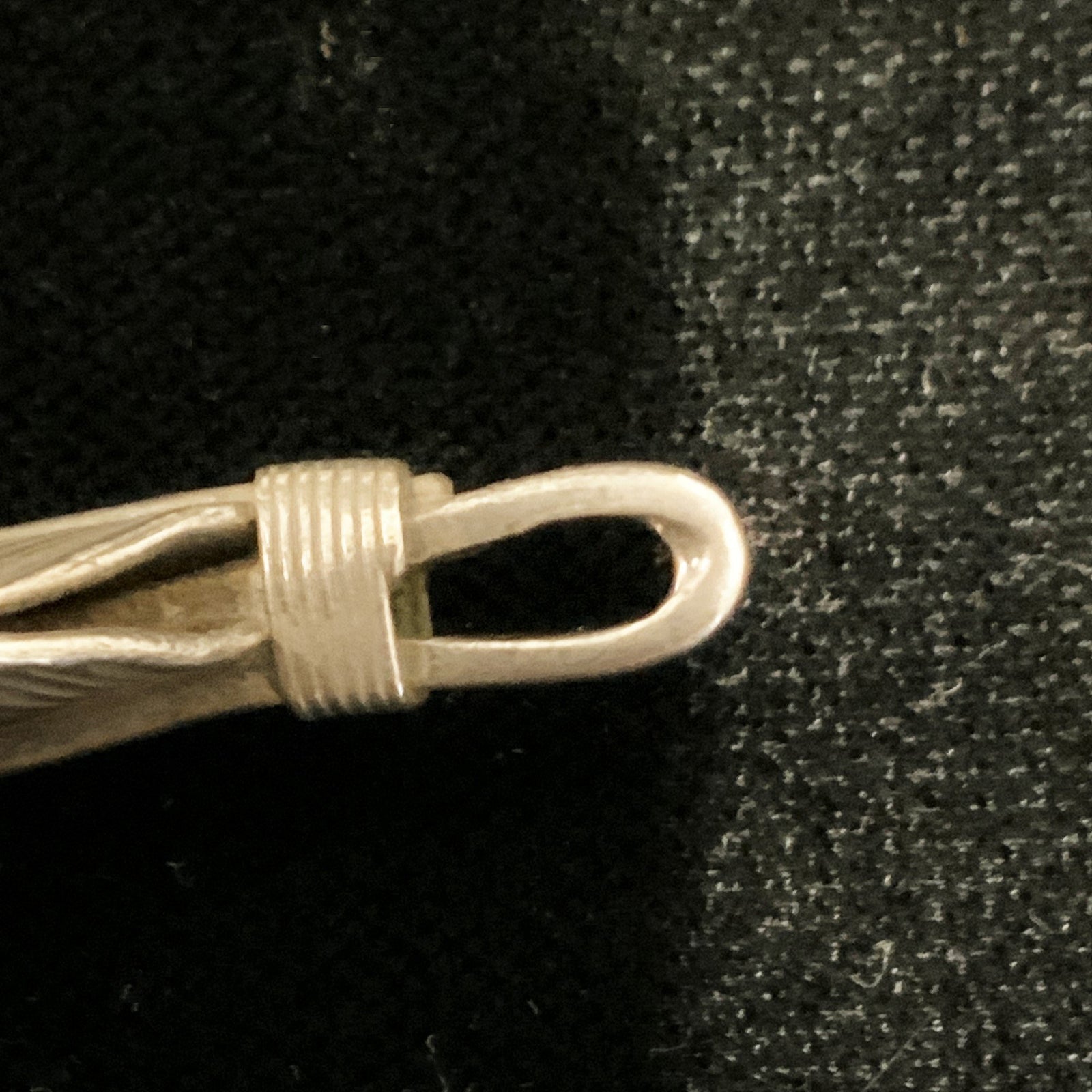 Silver Feather - Facing Left  | Goro&#39;s Feather Authorized Dealer