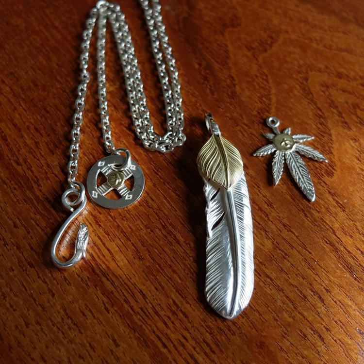 Gold Top Feather, Grass with 18K Gold, and Silver in Sun Metal Setup | Goro&#39;s Authorized Dealer