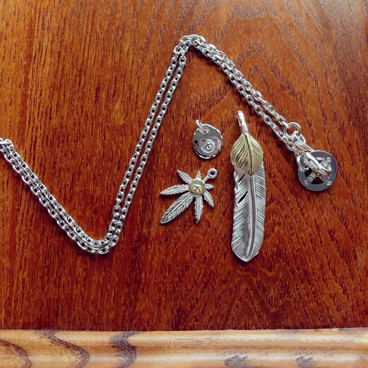 Gold Top Feather, Grass with 18K Gold, and Silver in Sun Metal Setup | Goro&#39;s Authorized Dealer