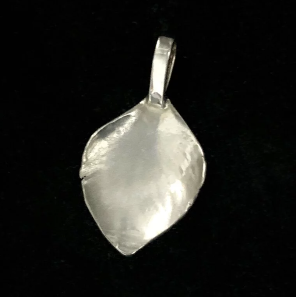 Silver Heart Pendant-Facing right  | Goros Feather Authorized Dealer