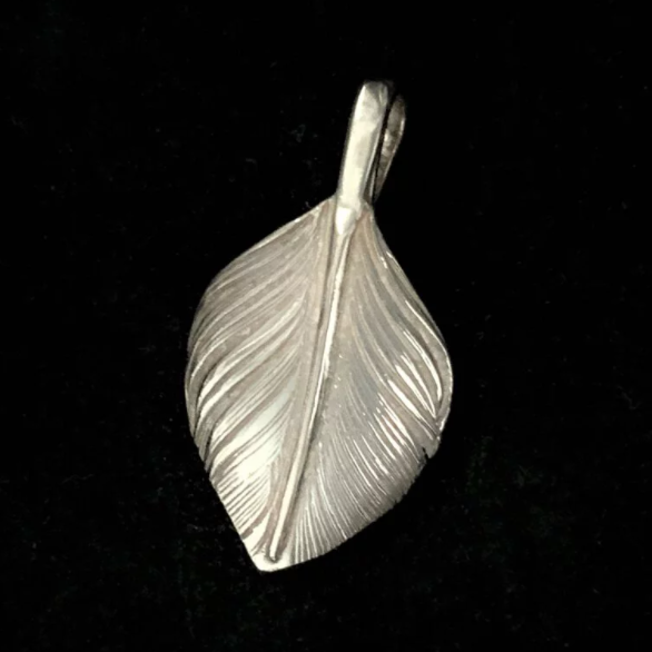 Silver Heart Pendant-Facing right  | Goros Authorized Dealer